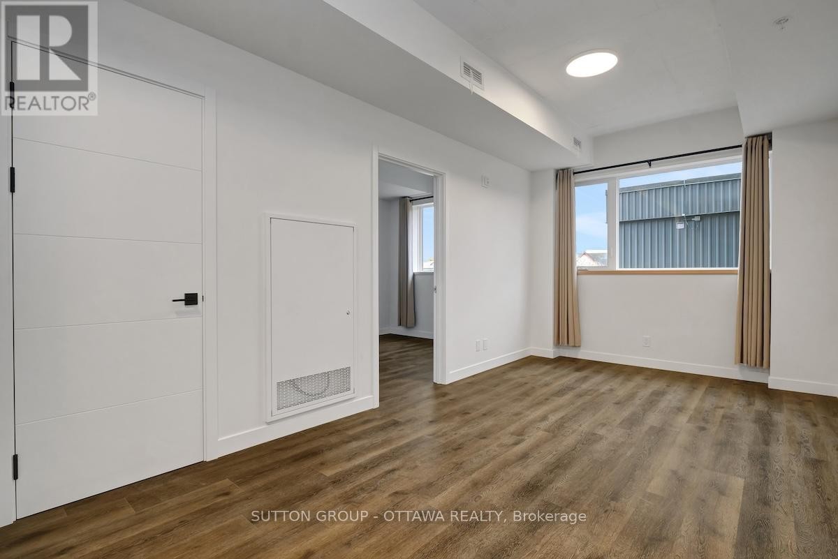 












601 - 399 WINSTON AVENUE

,
Ottawa,




Ontario
K2A1Y8

