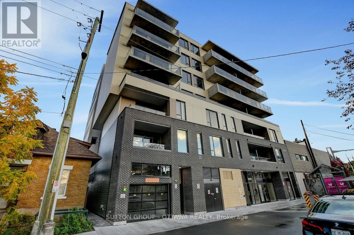 












701 - 399 WINSTON AVENUE

,
Ottawa,




Ontario
K2A1Y8

