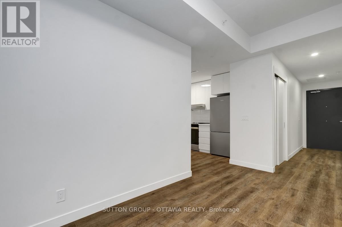 












701 - 399 WINSTON AVENUE

,
Ottawa,




Ontario
K2A1Y8

