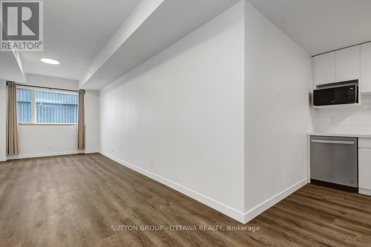 












701 - 399 WINSTON AVENUE

,
Ottawa,




Ontario
K2A1Y8

