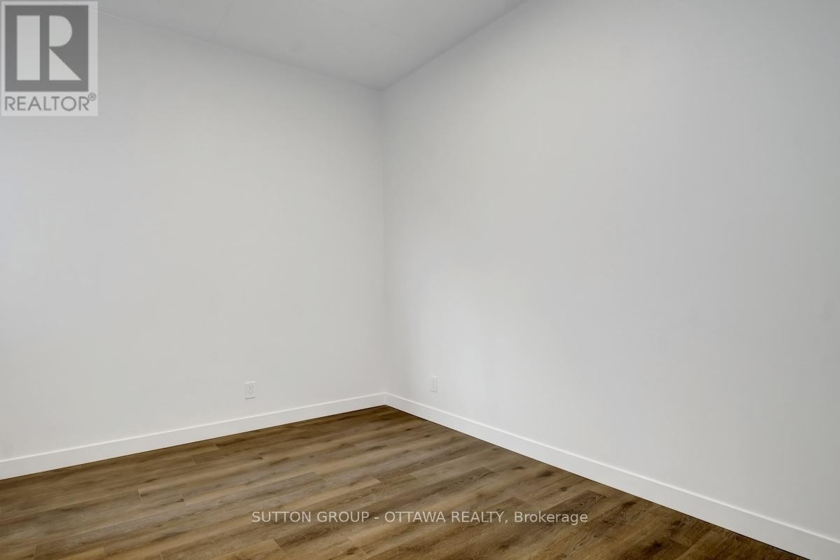 












701 - 399 WINSTON AVENUE

,
Ottawa,




Ontario
K2A1Y8

