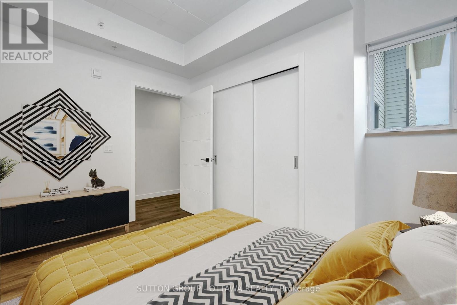 












701 - 399 WINSTON AVENUE

,
Ottawa,




Ontario
K2A1Y8

