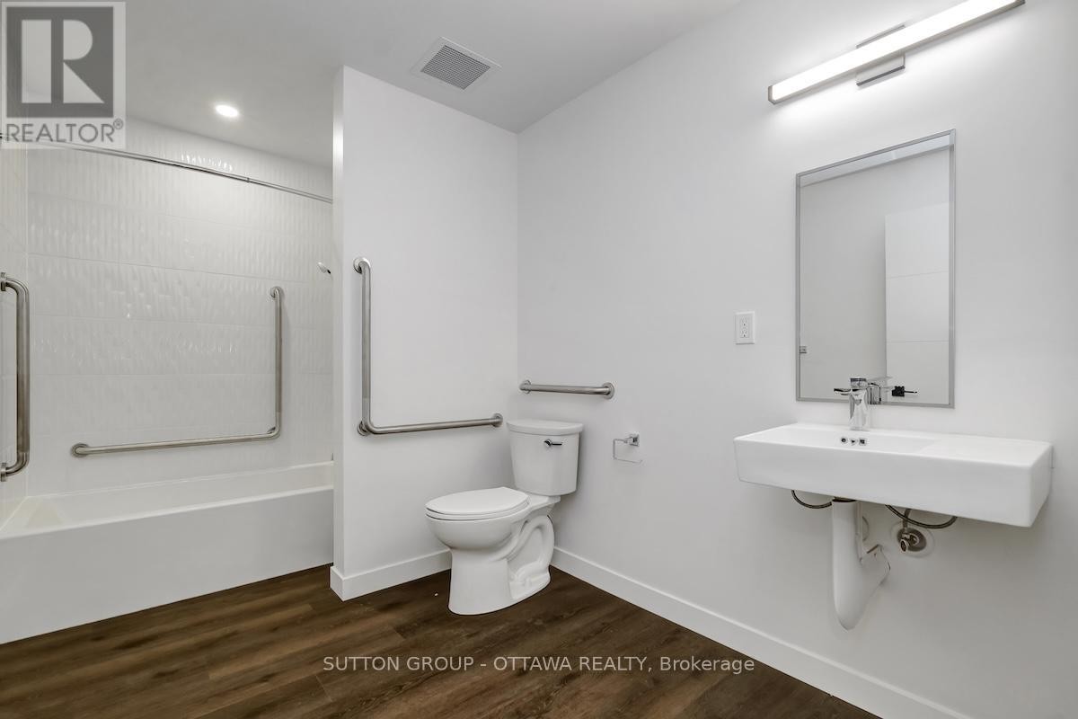 












701 - 399 WINSTON AVENUE

,
Ottawa,




Ontario
K2A1Y8

