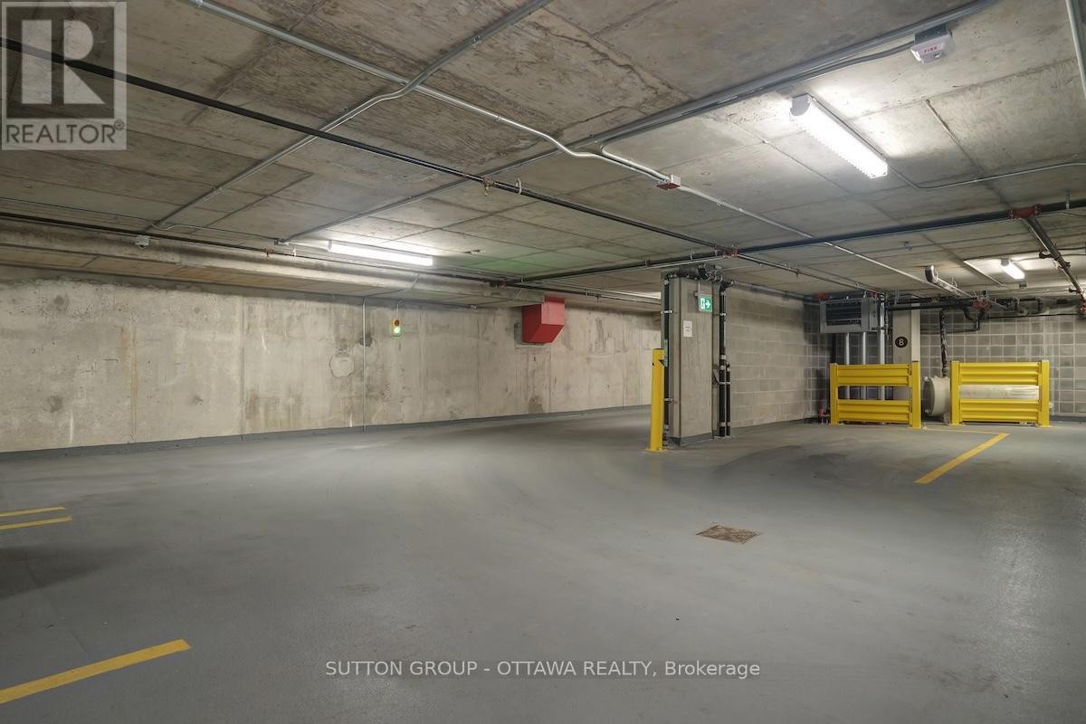 












701 - 399 WINSTON AVENUE

,
Ottawa,




Ontario
K2A1Y8

