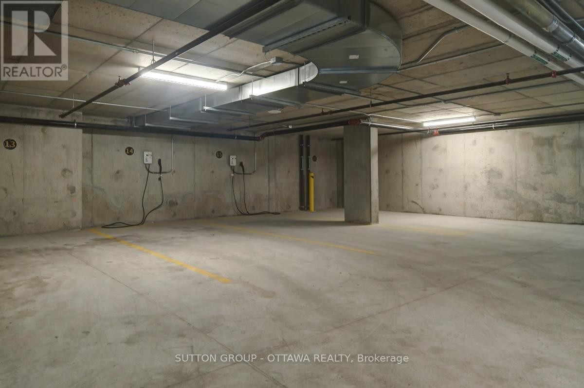 












701 - 399 WINSTON AVENUE

,
Ottawa,




Ontario
K2A1Y8

