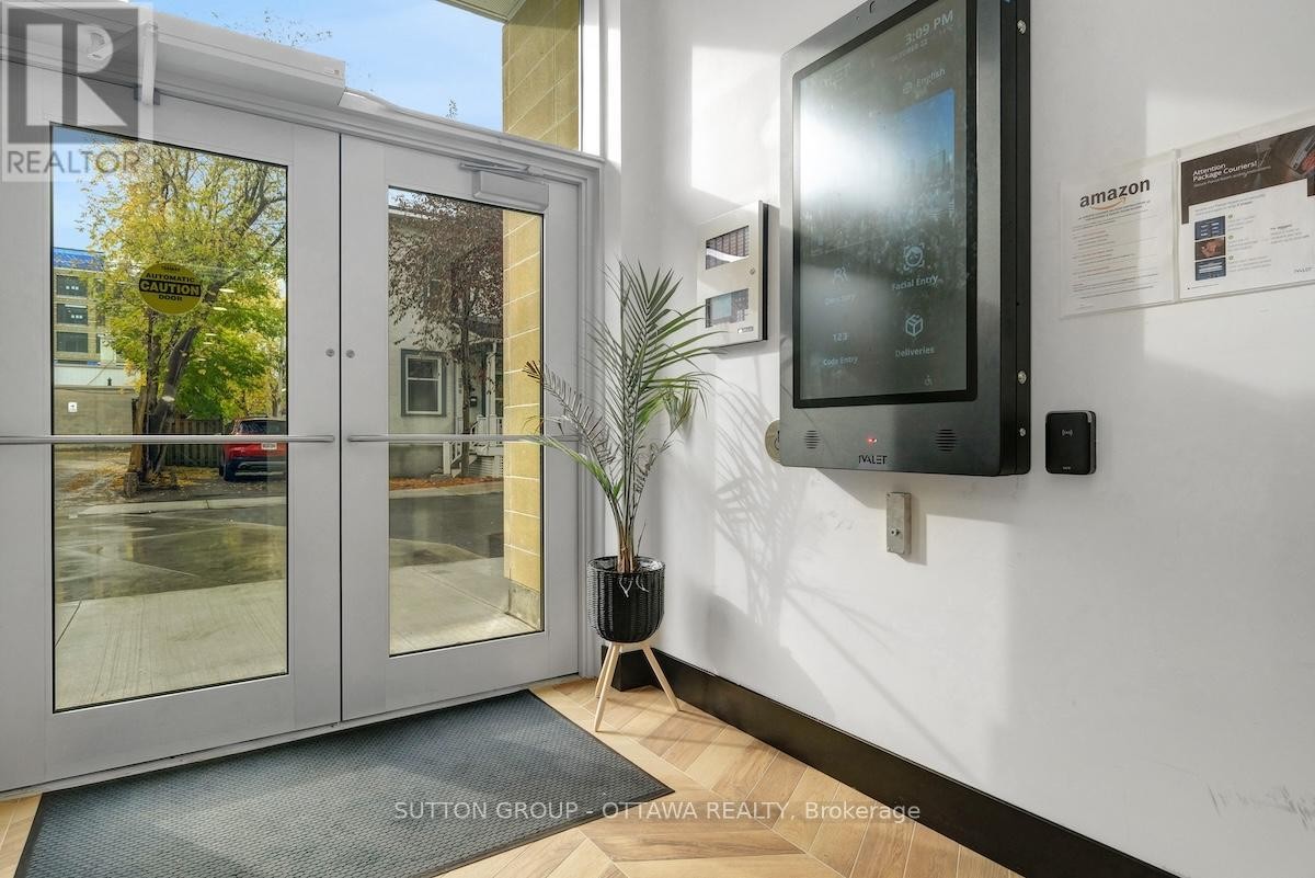 












701 - 399 WINSTON AVENUE

,
Ottawa,




Ontario
K2A1Y8

