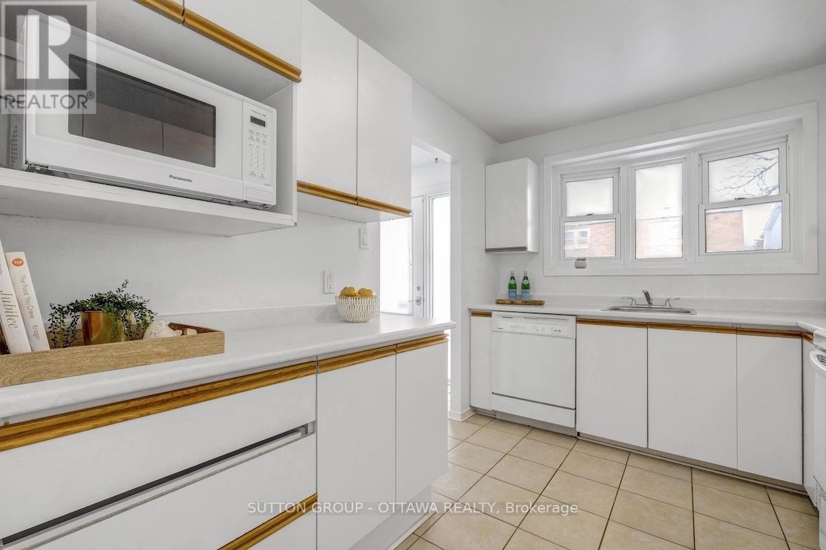 












54 - 920 DYNES ROAD

,
Ottawa,




Ontario
K2C0G8

