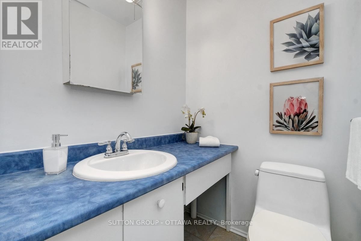 












54 - 920 DYNES ROAD

,
Ottawa,




Ontario
K2C0G8

