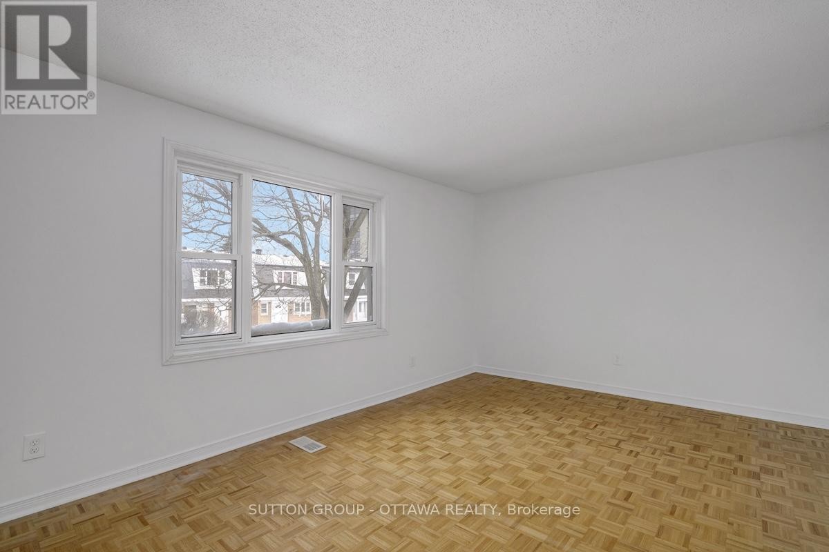 












54 - 920 DYNES ROAD

,
Ottawa,




Ontario
K2C0G8

