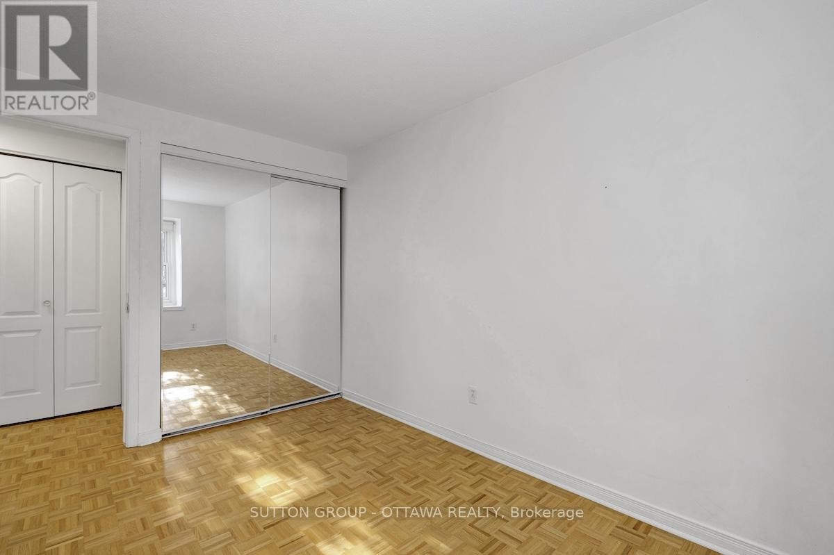 












54 - 920 DYNES ROAD

,
Ottawa,




Ontario
K2C0G8

