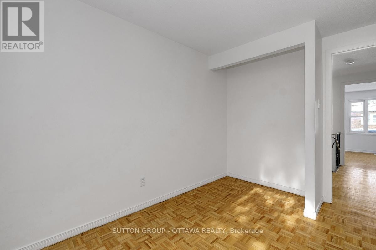 












54 - 920 DYNES ROAD

,
Ottawa,




Ontario
K2C0G8

