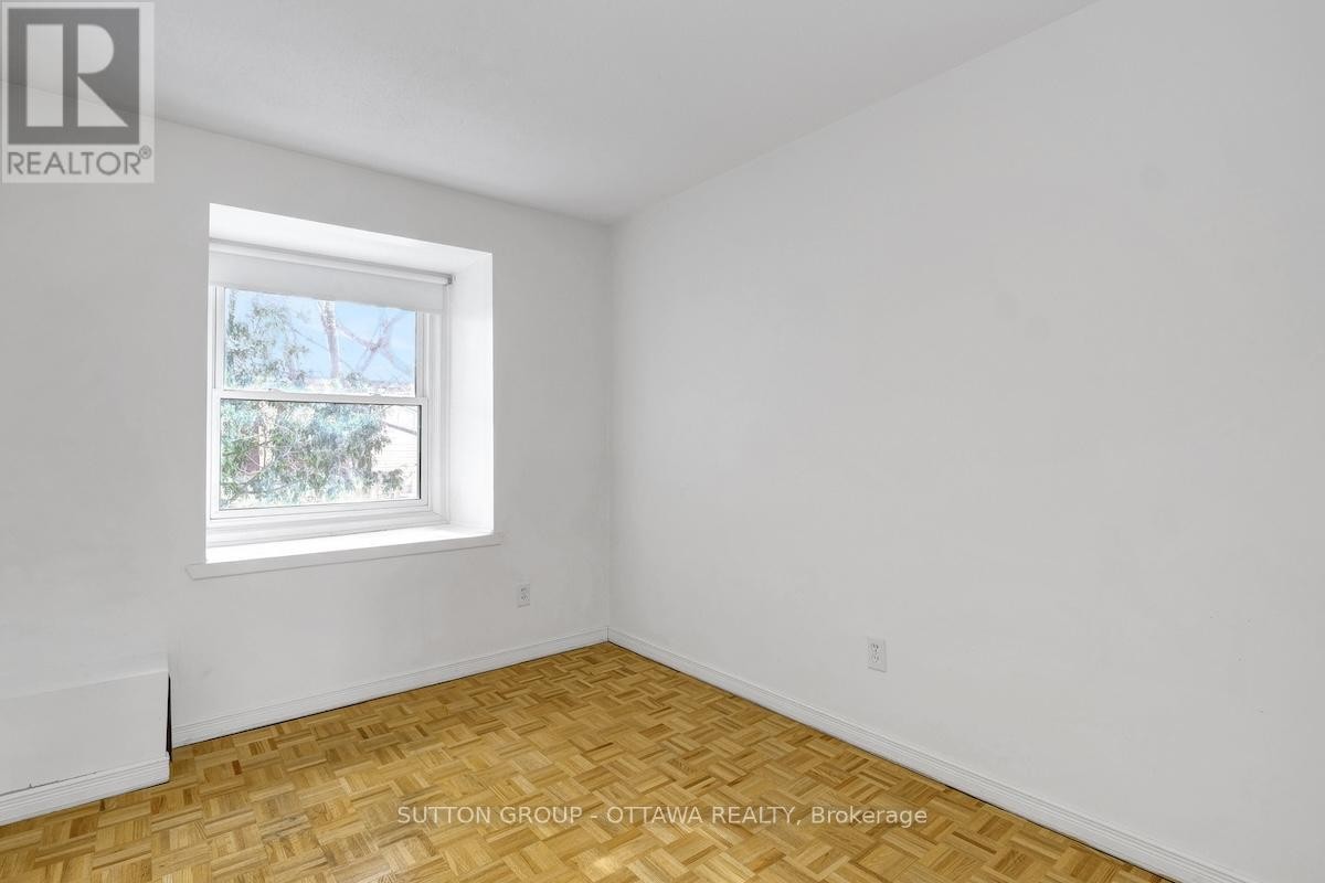 












54 - 920 DYNES ROAD

,
Ottawa,




Ontario
K2C0G8

