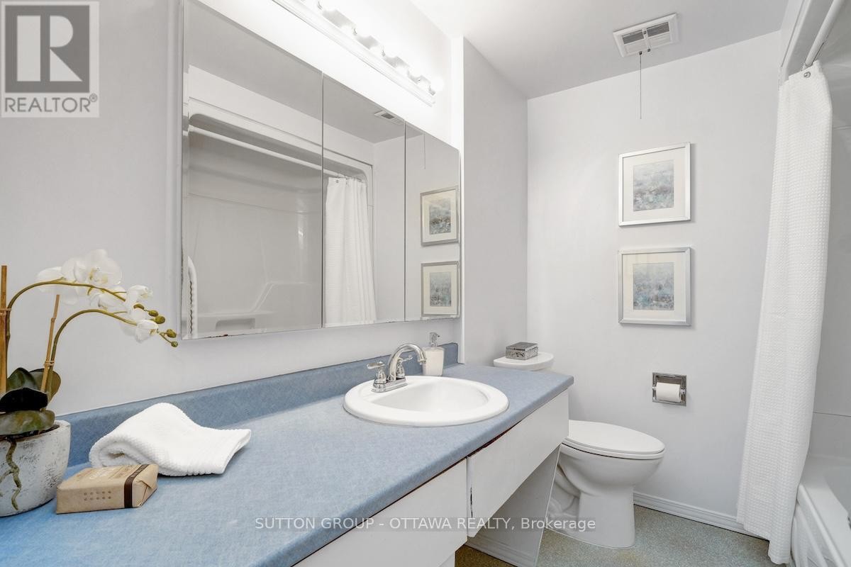 












54 - 920 DYNES ROAD

,
Ottawa,




Ontario
K2C0G8

