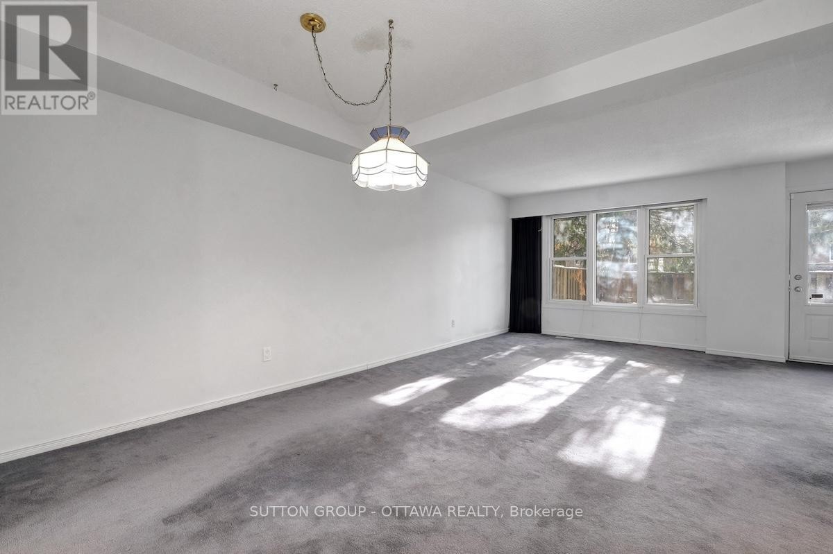 












54 - 920 DYNES ROAD

,
Ottawa,




Ontario
K2C0G8

