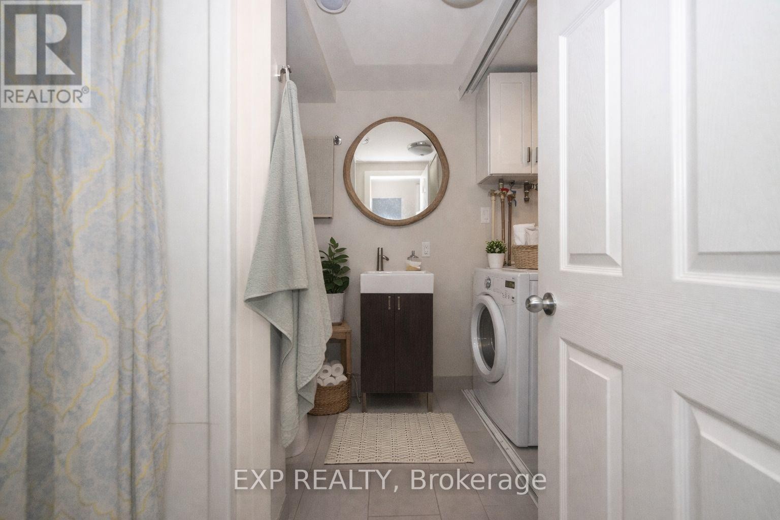 












59 CONCORD STREET N

,
Ottawa,




Ontario
K1S0Y5

