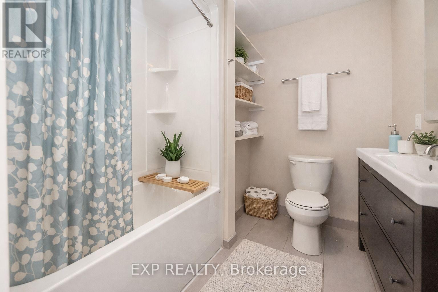 












59 CONCORD STREET N

,
Ottawa,




Ontario
K1S0Y5

