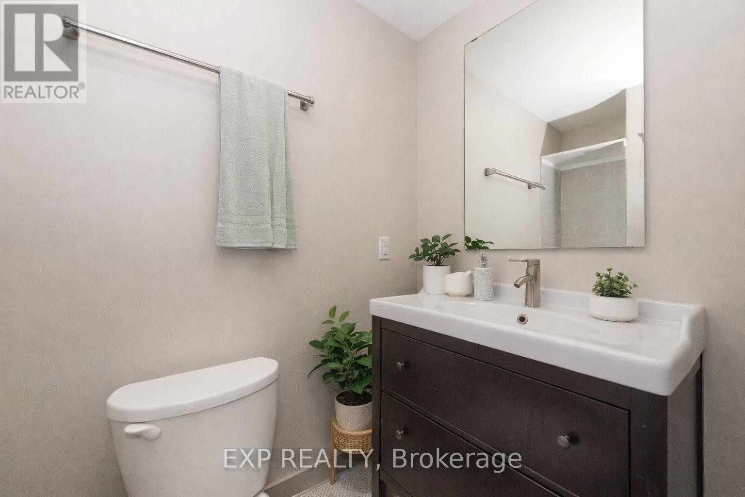 












59 CONCORD STREET N

,
Ottawa,




Ontario
K1S0Y5

