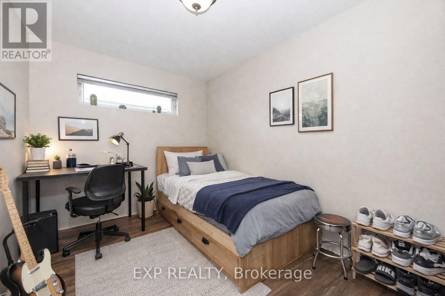 












59 CONCORD STREET N

,
Ottawa,




Ontario
K1S0Y5

