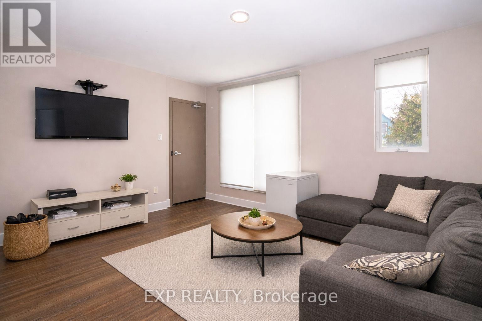 












59 CONCORD STREET N

,
Ottawa,




Ontario
K1S0Y5

