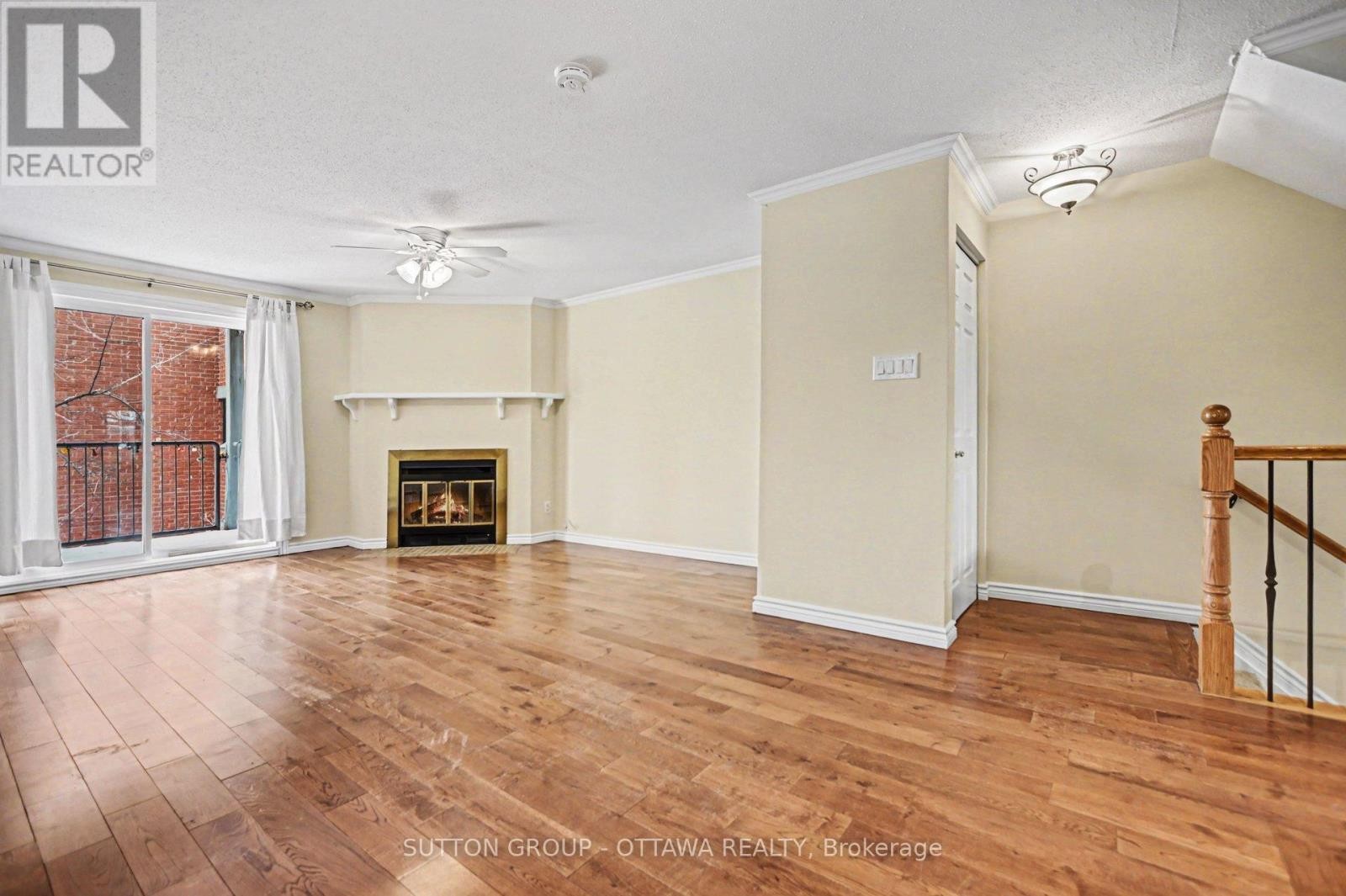 












207 MART CIRCLE

,
Ottawa,




Ontario
K1K4K2

