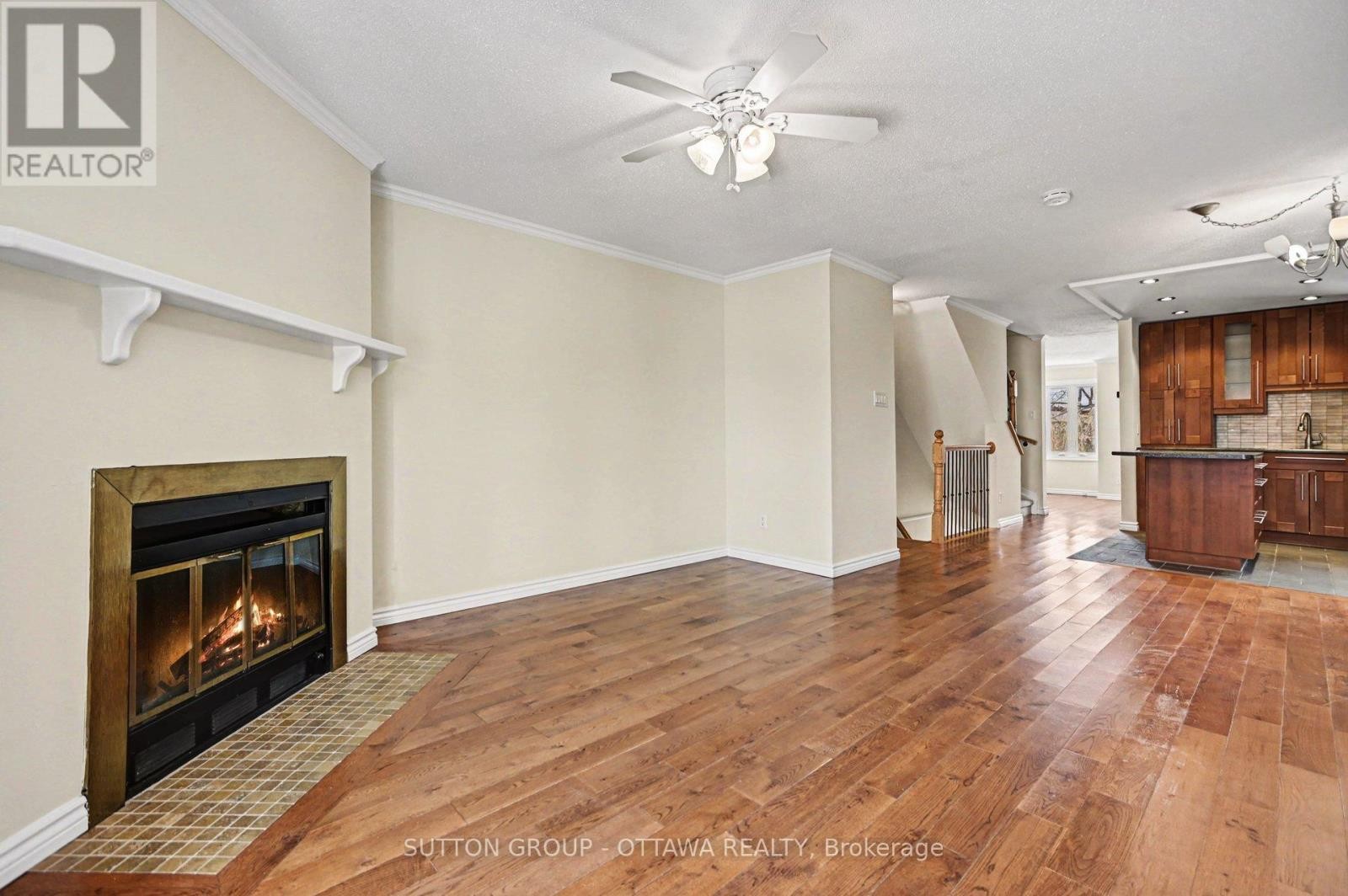 












207 MART CIRCLE

,
Ottawa,




Ontario
K1K4K2

