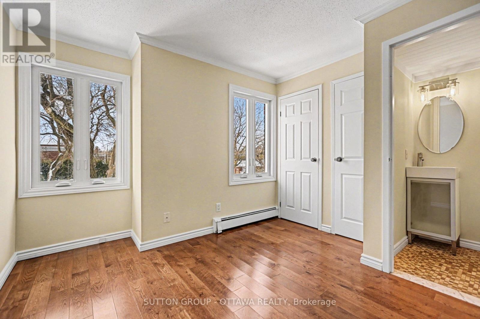 












207 MART CIRCLE

,
Ottawa,




Ontario
K1K4K2

