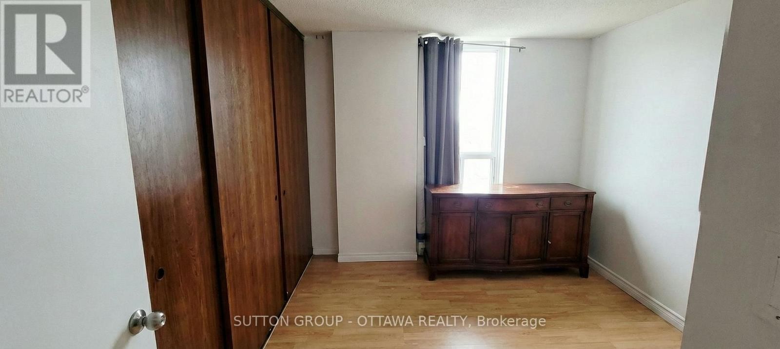 












516 - 2000 JASMINE CRESCENT

,
Ottawa,




Ontario
K1J8K4

