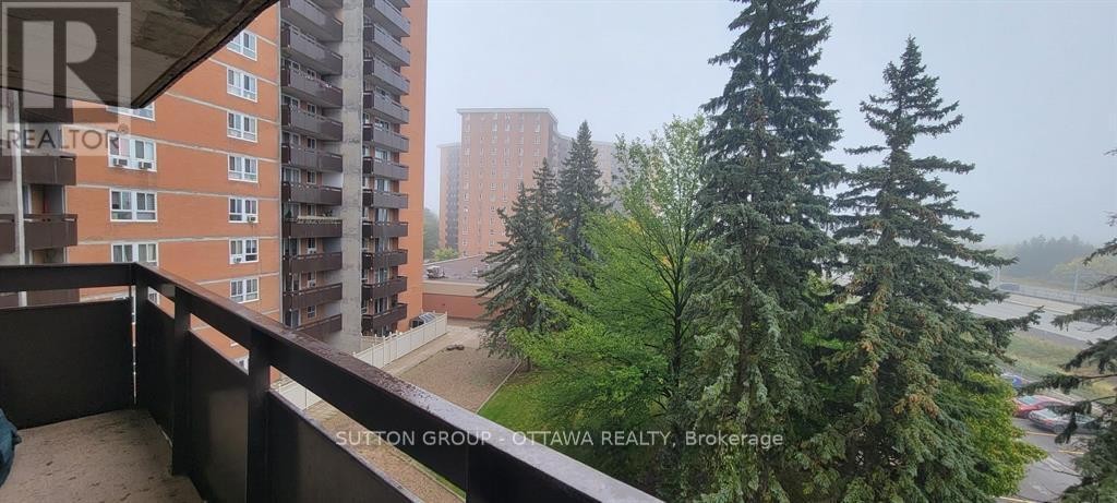 












516 - 2000 JASMINE CRESCENT

,
Ottawa,




Ontario
K1J8K4

