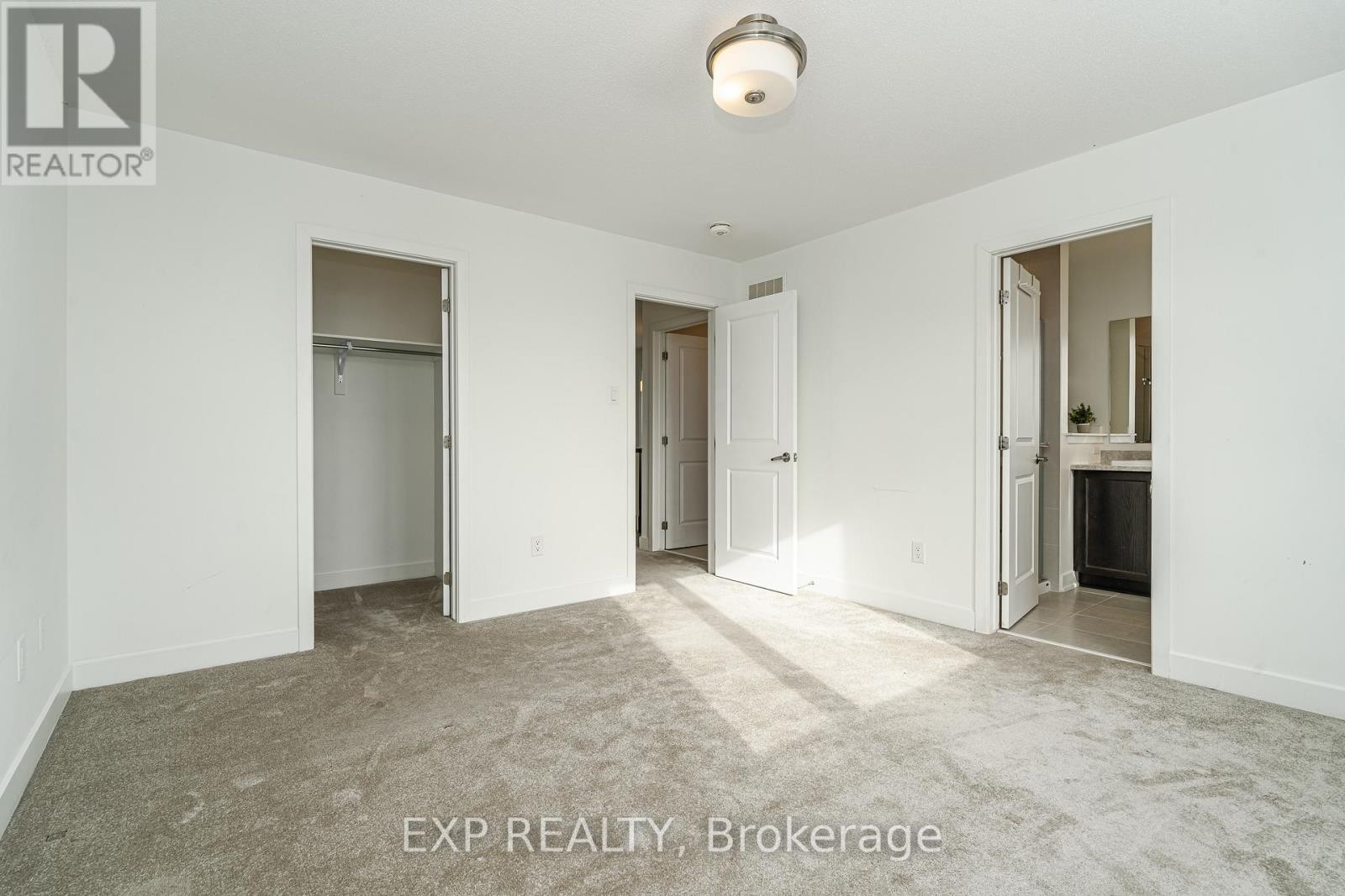 












914 ALVAREZ LANE

,
Ottawa,




Ontario
K1T0W2

