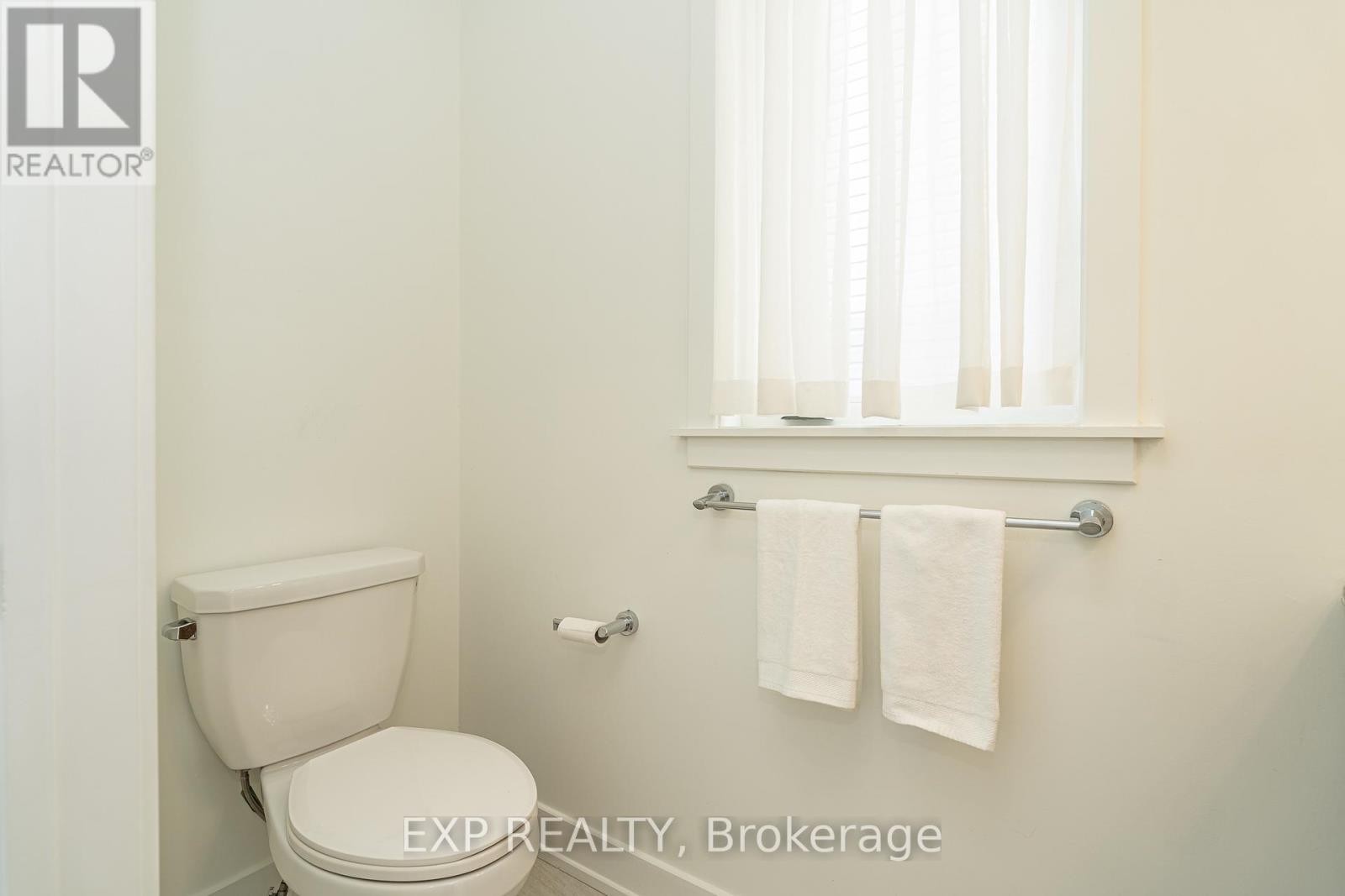 












914 ALVAREZ LANE

,
Ottawa,




Ontario
K1T0W2

