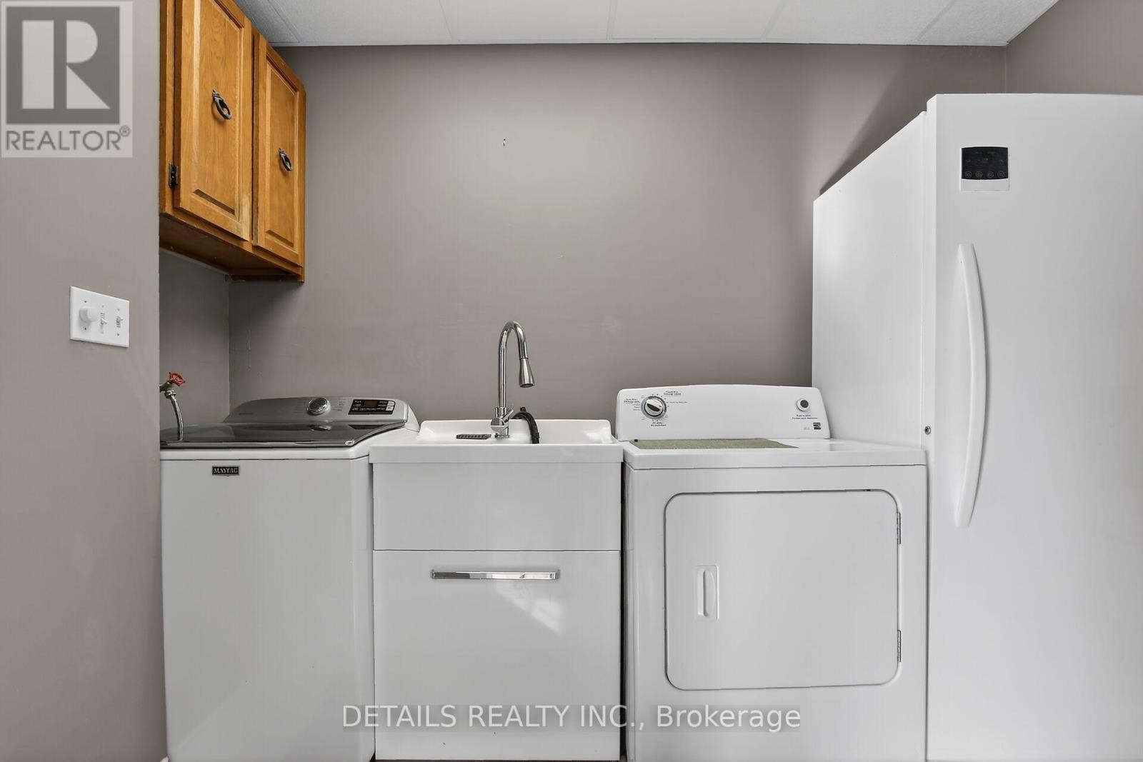 












5554 OSGOODE MAIN STREET

,
Ottawa,




Ontario
K0A2W0

