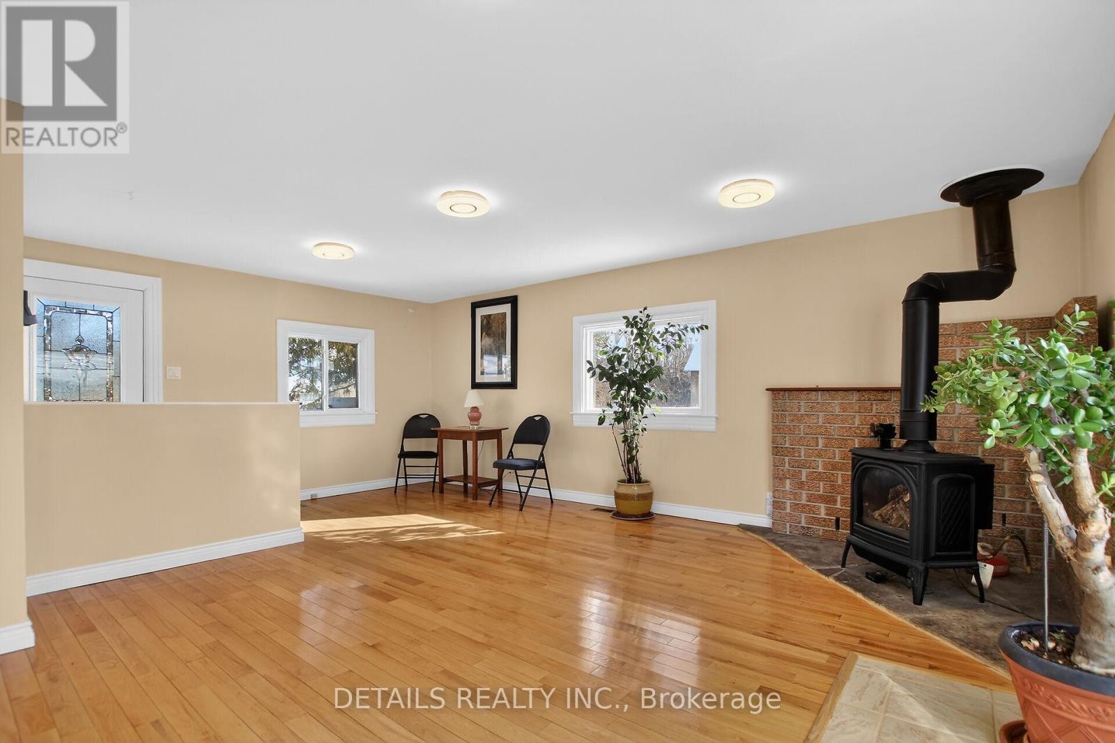 












5554 OSGOODE MAIN STREET

,
Ottawa,




Ontario
K0A2W0

