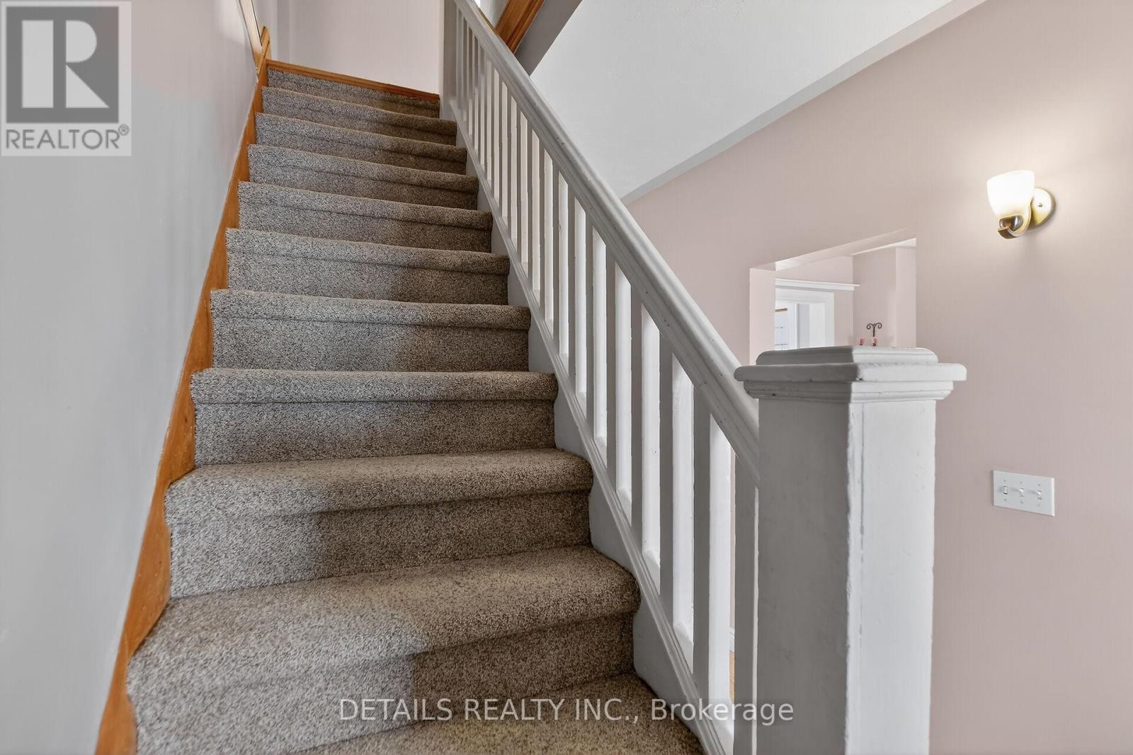 












5554 OSGOODE MAIN STREET

,
Ottawa,




Ontario
K0A2W0

