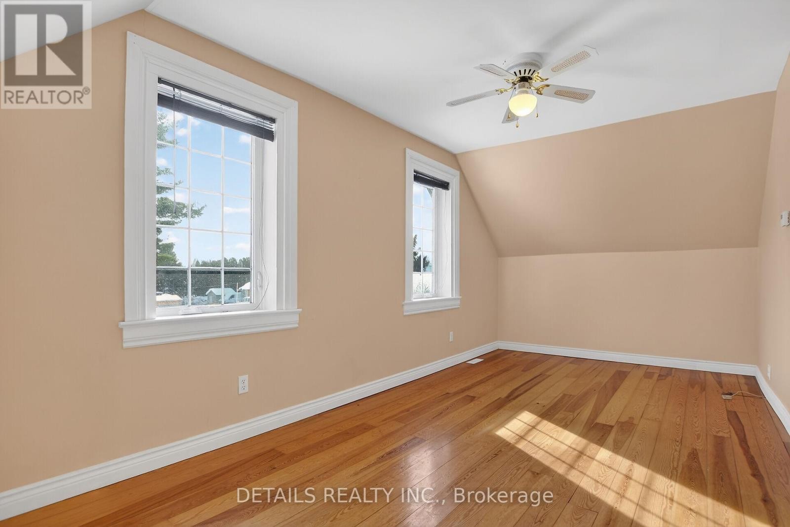 












5554 OSGOODE MAIN STREET

,
Ottawa,




Ontario
K0A2W0

