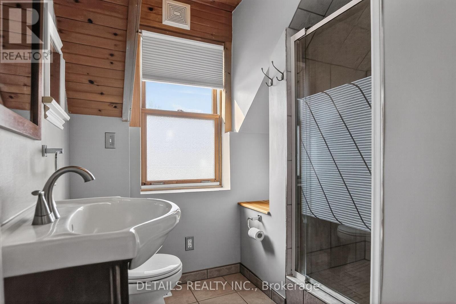 












5554 OSGOODE MAIN STREET

,
Ottawa,




Ontario
K0A2W0

