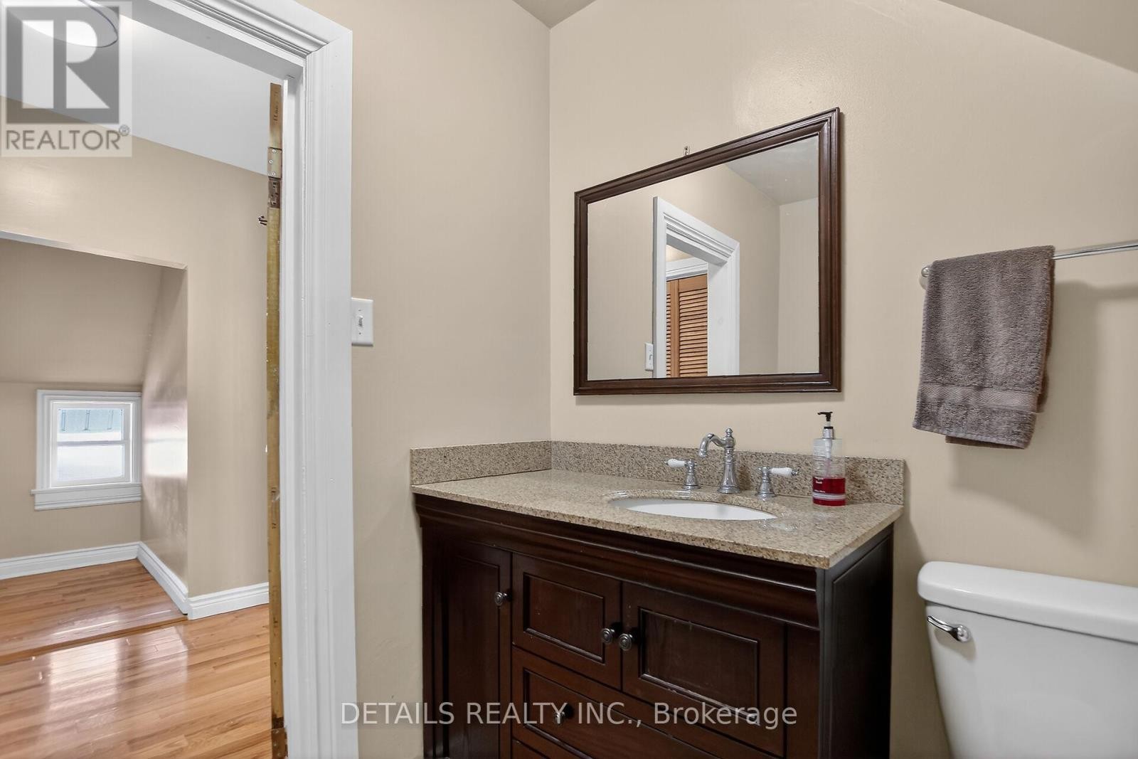 












5554 OSGOODE MAIN STREET

,
Ottawa,




Ontario
K0A2W0

