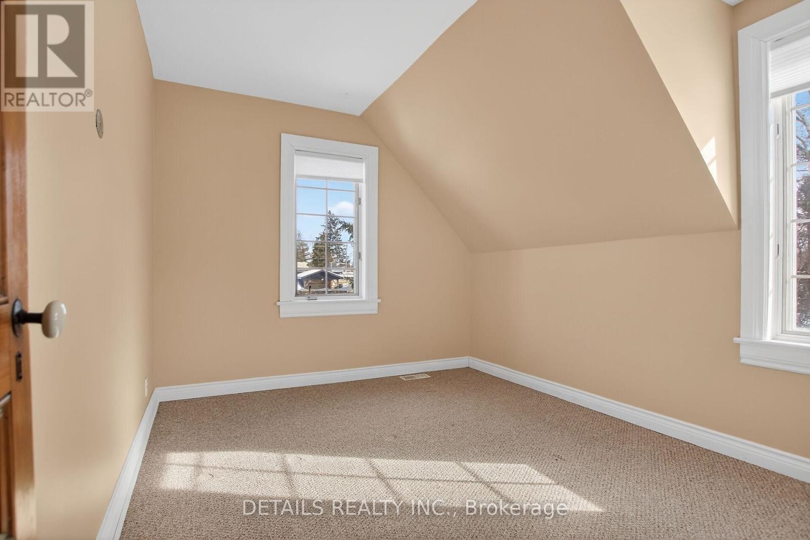 












5554 OSGOODE MAIN STREET

,
Ottawa,




Ontario
K0A2W0

