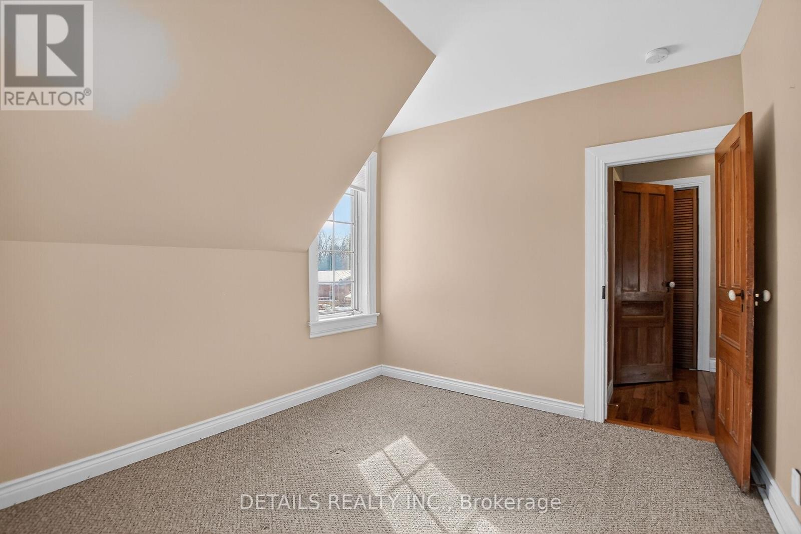 












5554 OSGOODE MAIN STREET

,
Ottawa,




Ontario
K0A2W0

