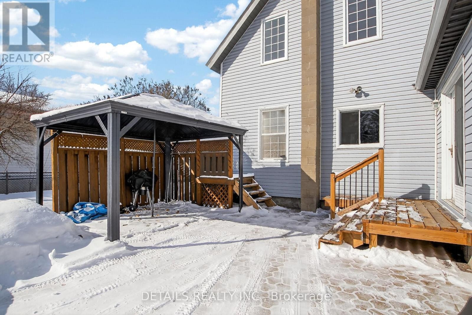 












5554 OSGOODE MAIN STREET

,
Ottawa,




Ontario
K0A2W0

