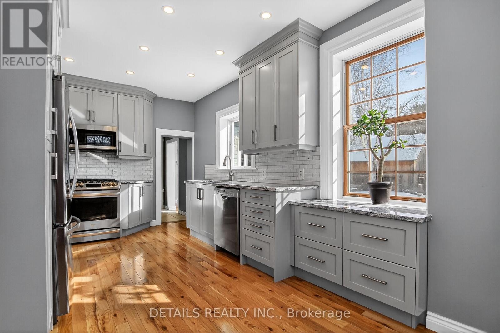 












5554 OSGOODE MAIN STREET

,
Ottawa,




Ontario
K0A2W0

