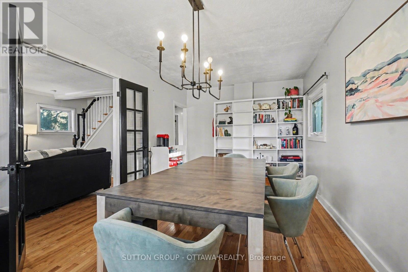 












90 WITHROW AVENUE

,
Ottawa,




Ontario
K2G2J5

