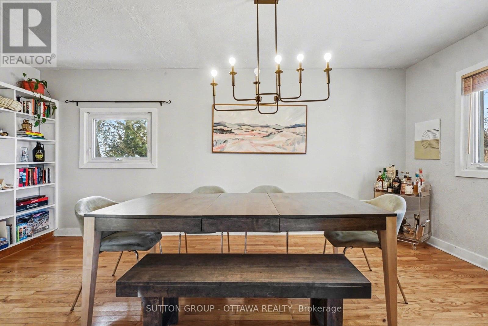 












90 WITHROW AVENUE

,
Ottawa,




Ontario
K2G2J5

