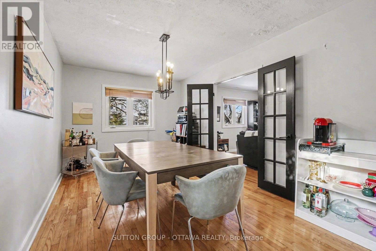 












90 WITHROW AVENUE

,
Ottawa,




Ontario
K2G2J5

