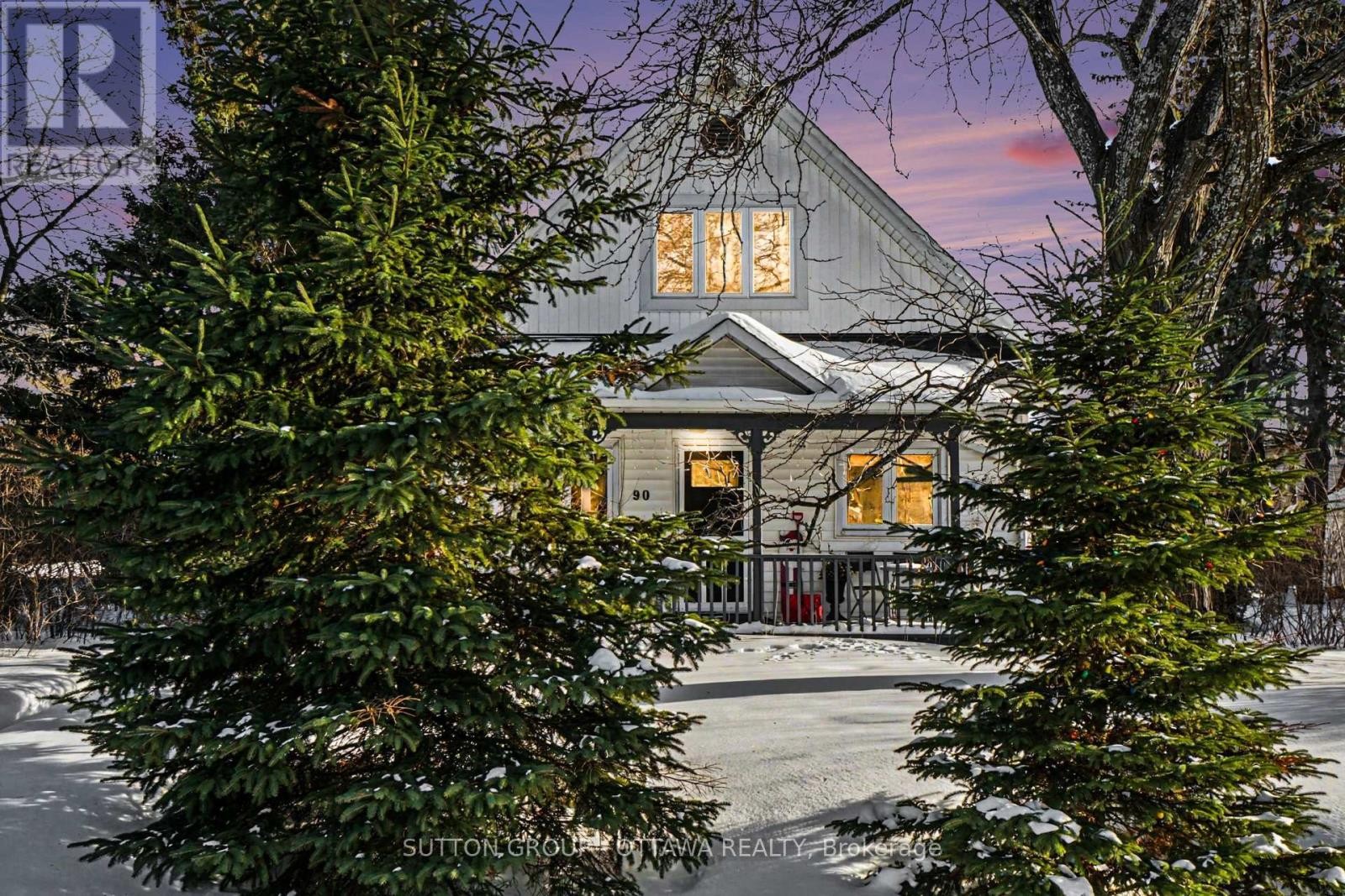 












90 WITHROW AVENUE

,
Ottawa,




Ontario
K2G2J5

