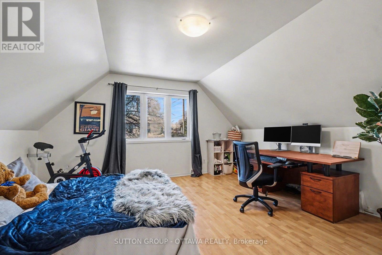 












90 WITHROW AVENUE

,
Ottawa,




Ontario
K2G2J5

