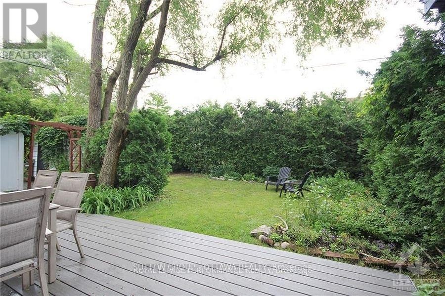 












90 WITHROW AVENUE

,
Ottawa,




Ontario
K2G2J5

