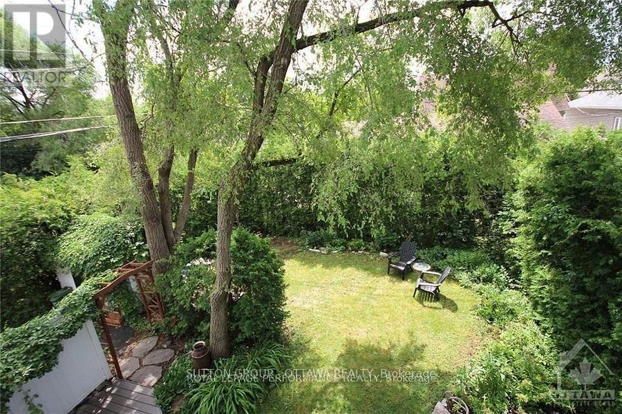 












90 WITHROW AVENUE

,
Ottawa,




Ontario
K2G2J5

