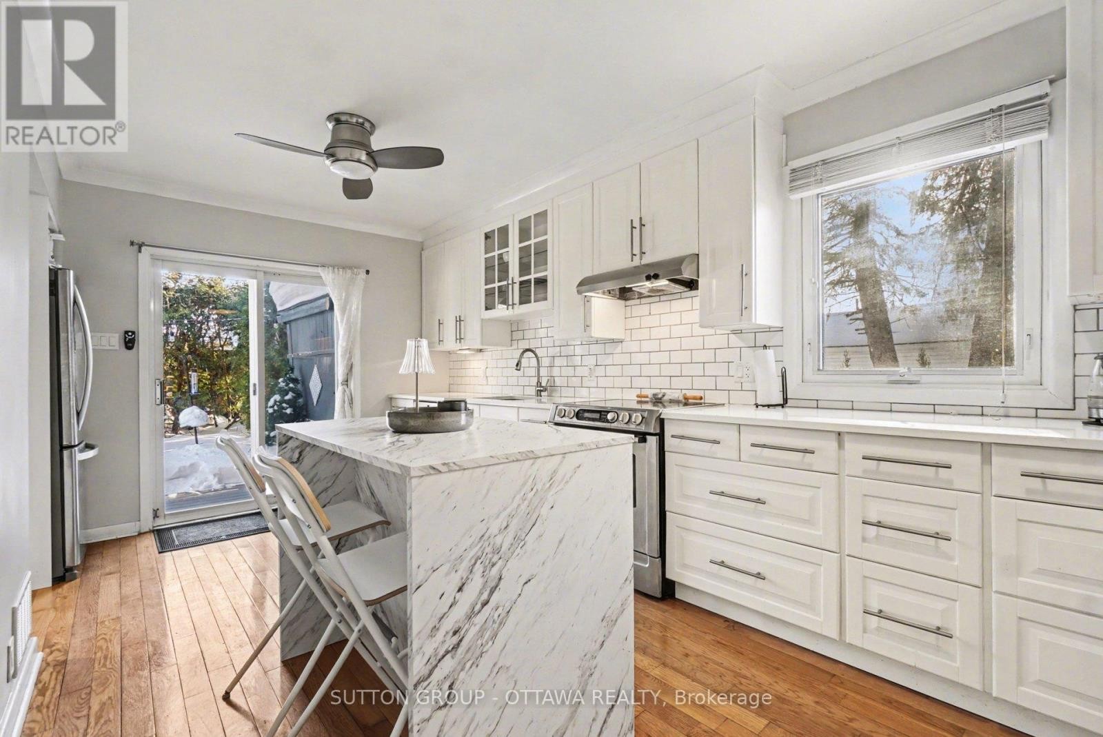 












90 WITHROW AVENUE

,
Ottawa,




Ontario
K2G2J5

