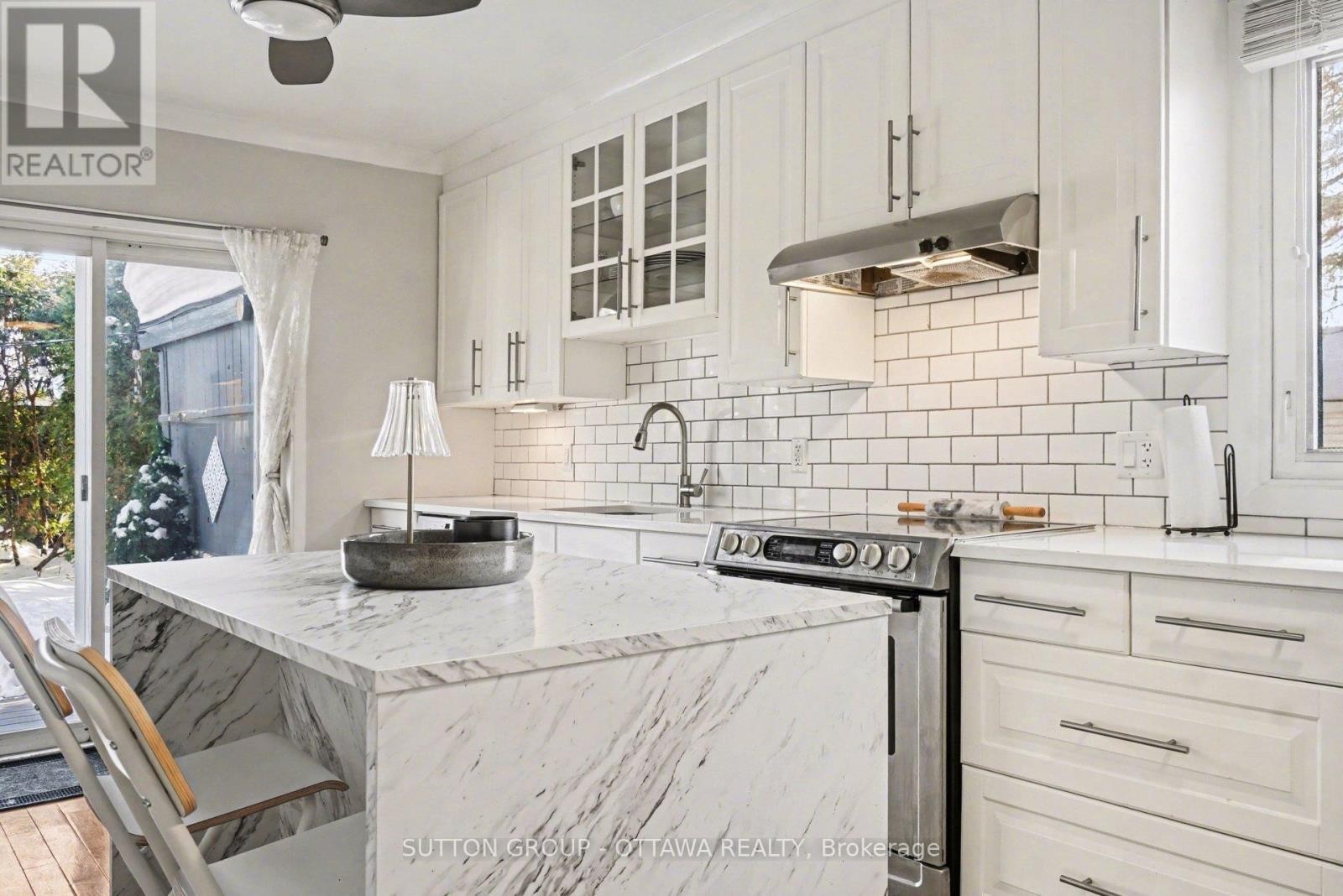 












90 WITHROW AVENUE

,
Ottawa,




Ontario
K2G2J5

