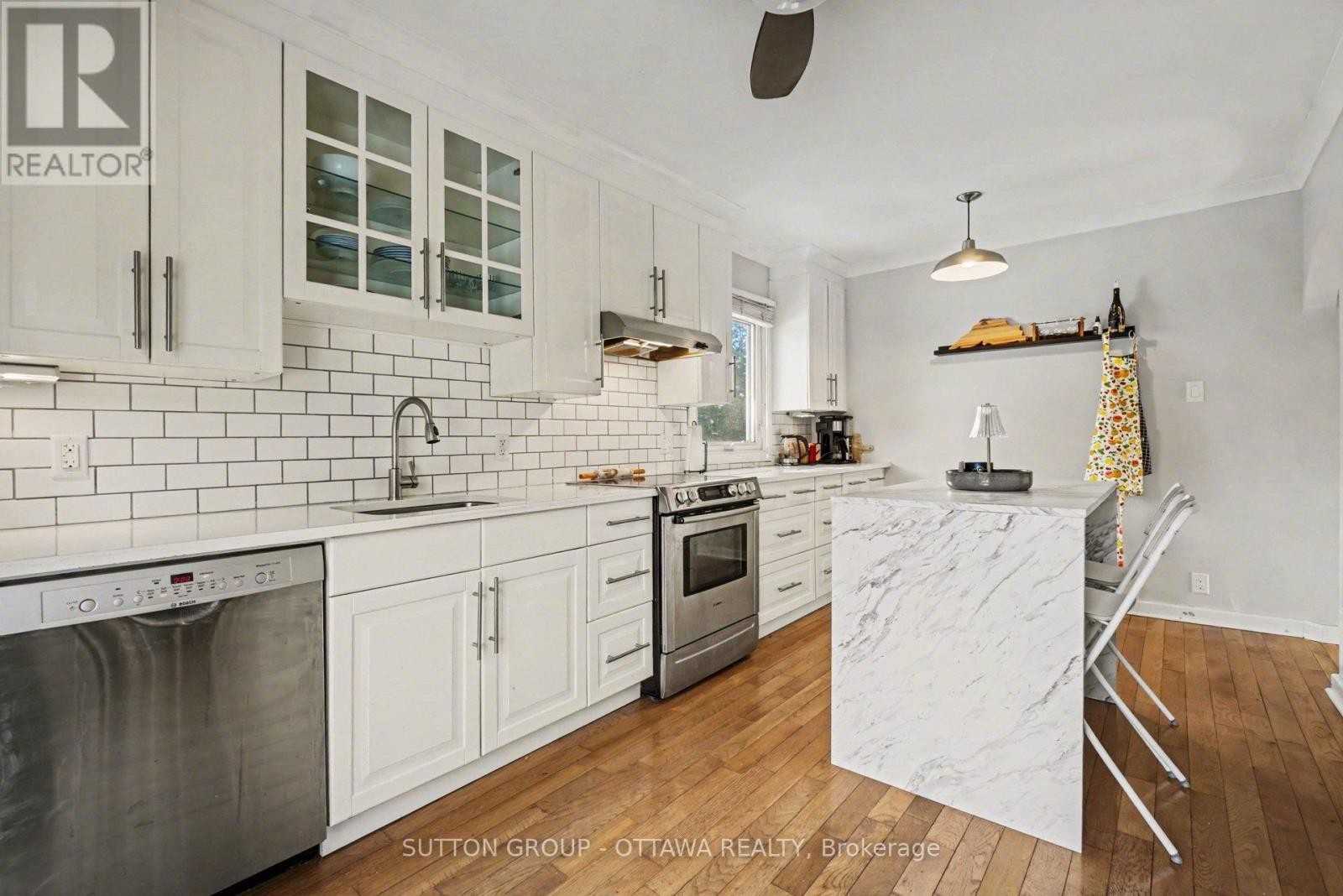 












90 WITHROW AVENUE

,
Ottawa,




Ontario
K2G2J5

